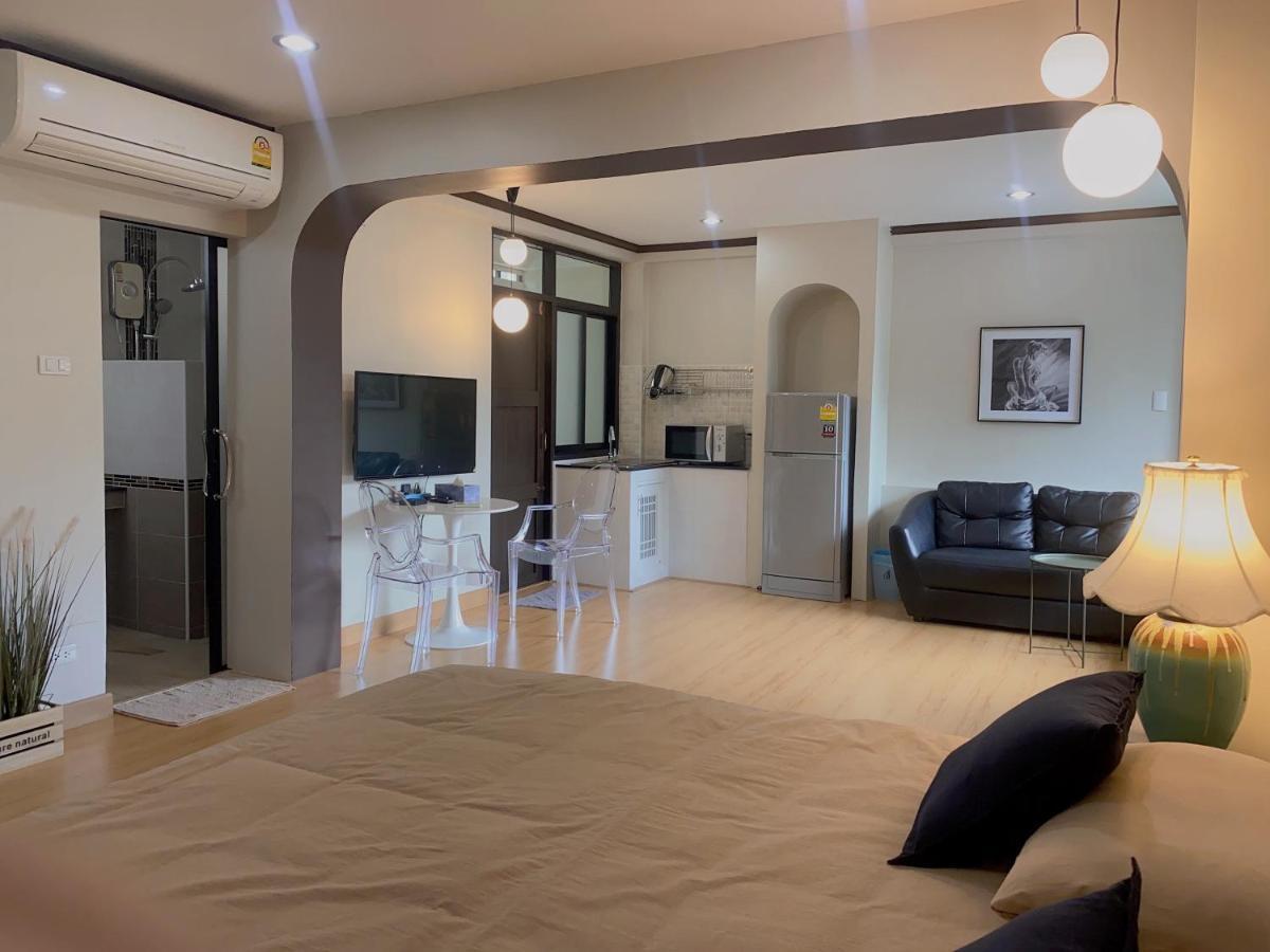 October Hostel Chiangmai Chiang Mai Dış mekan fotoğraf