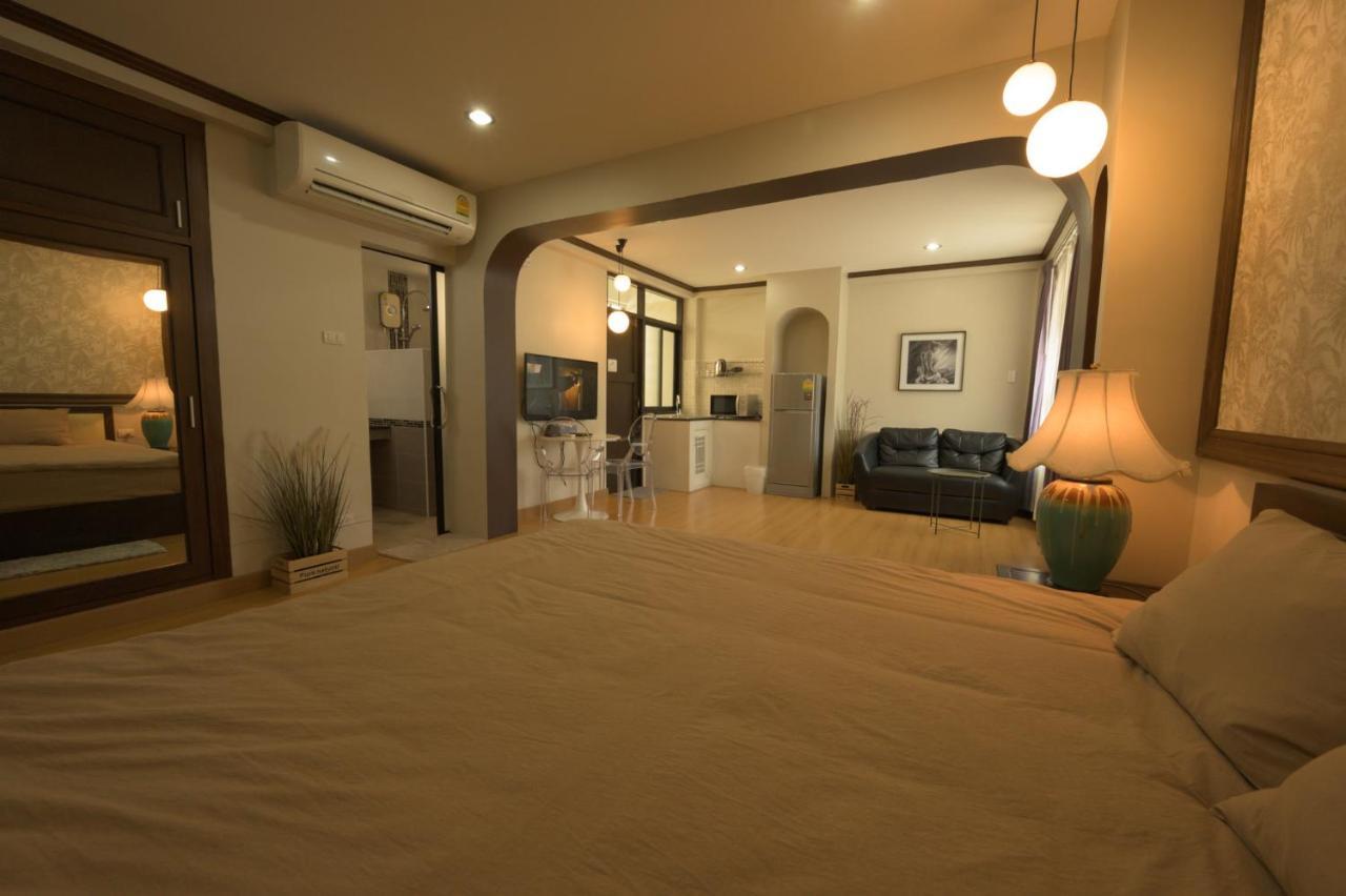 October Hostel Chiangmai Chiang Mai Dış mekan fotoğraf