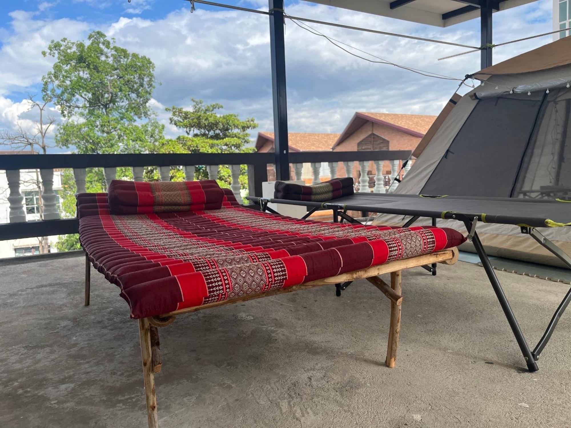 October Hostel Chiangmai Chiang Mai Dış mekan fotoğraf
