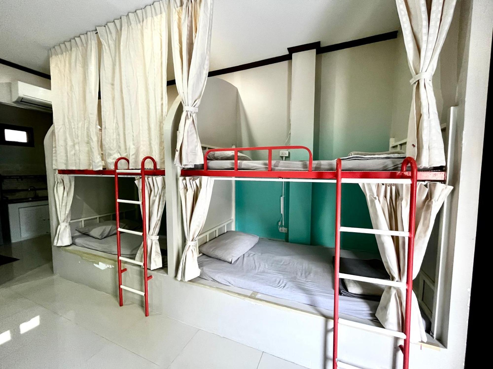 October Hostel Chiangmai Chiang Mai Dış mekan fotoğraf