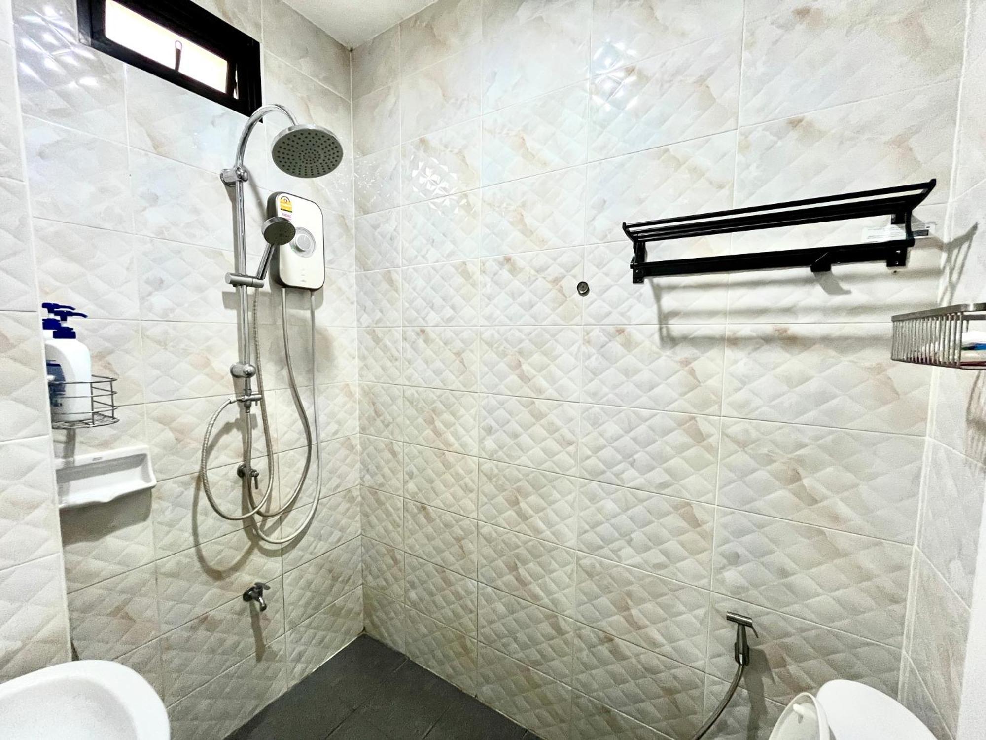 October Hostel Chiangmai Chiang Mai Dış mekan fotoğraf